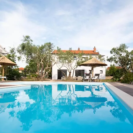 Cimic Villa *
