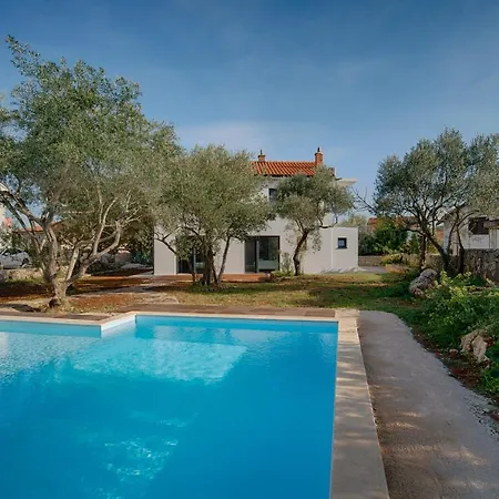 Villa Cimic *